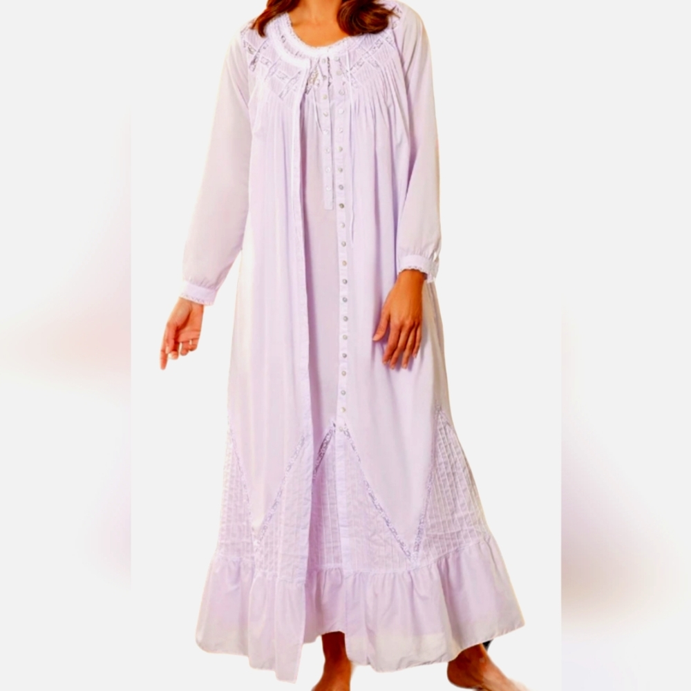 Eileen West Cottage Core Button Front Robe Size S